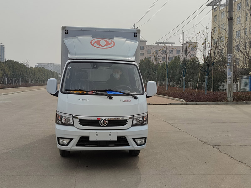 東風(fēng)途逸易燃液體（汽油）廂式運(yùn)輸車(chē)