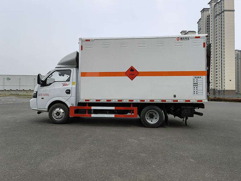 廂式東風(fēng)大途逸 氣剎斷氣剎 4米危險品廂式運(yùn)輸車