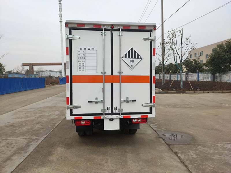 躍進汽油后雙輪危險品廂車